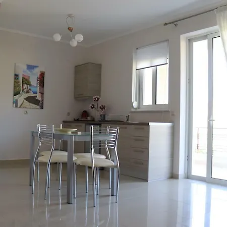 Aria Luxury Apartment