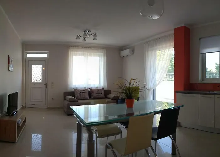 Aria Luxury Apartment *