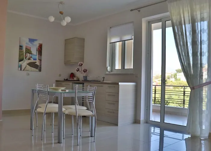 Aria Luxury アパート *